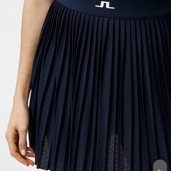 J.Lindberg Binx golf skirt size XS - Picture 4 of 8